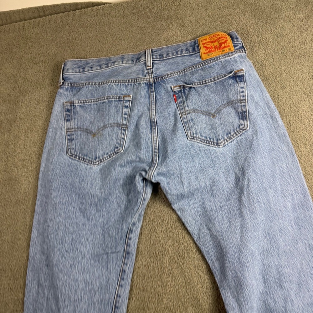 Levis 501 Original Fit Light Wash Blue Denim Straight Leg Jeans Mens 36x32